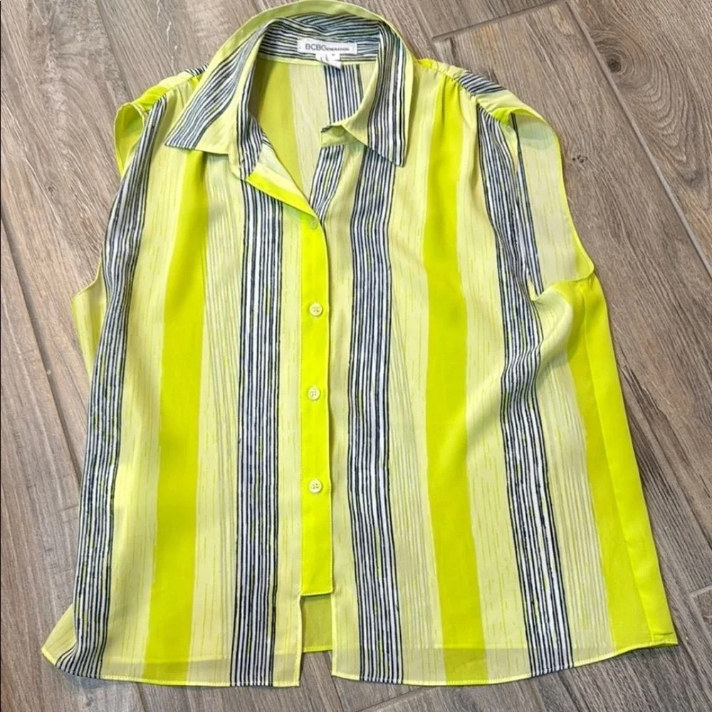 BCBG‎ Summer Button Down Sleeveless Top Size Medium